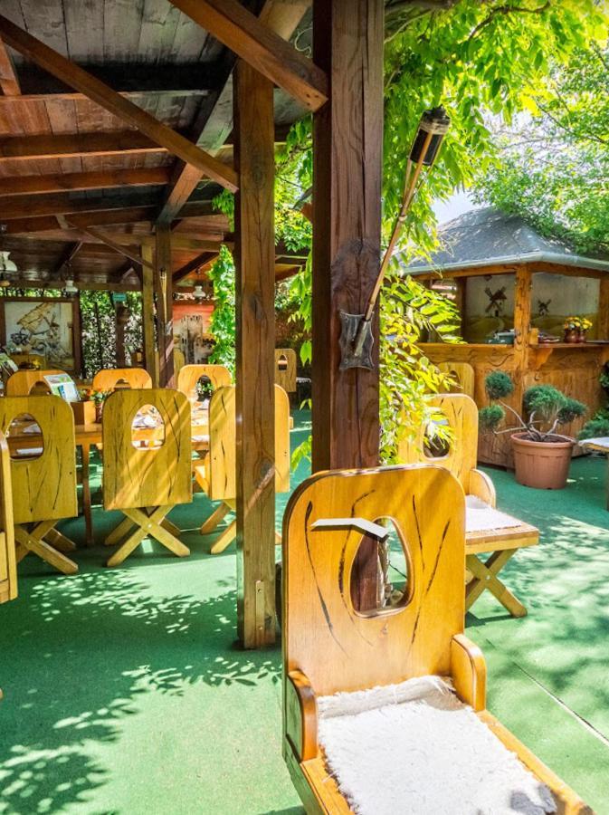 Don Quijote Koezepkori Panzio Es Etterem Hotel Lenti Bagian luar foto